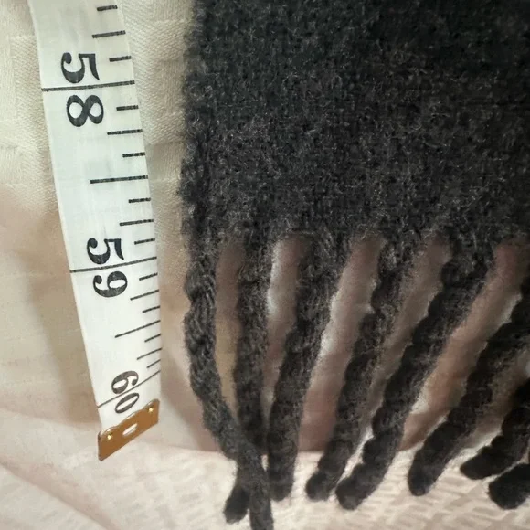 Yves Saint Laurent Gray Scarf with Fringed Ends - Picture 5 of 6